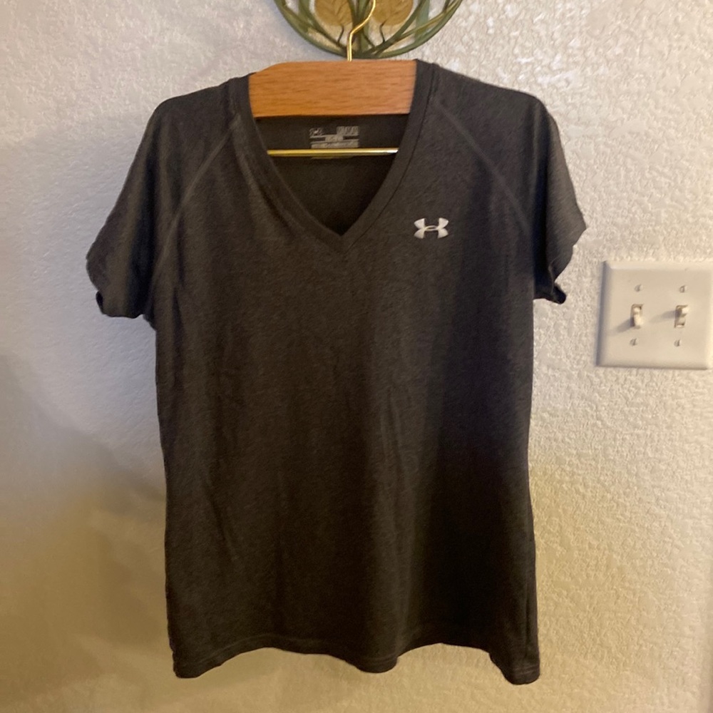 Under armour heat gear semi-fitted shirt